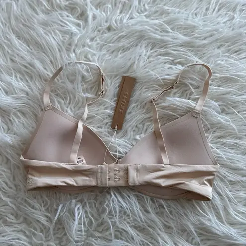SKIMS Wireless Form Pushup Plunge Bra Sand Size 32B