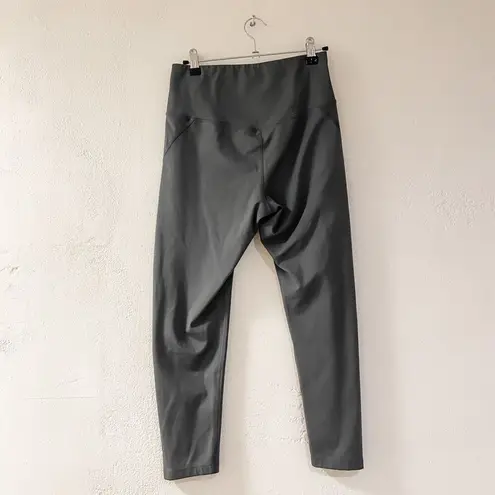 Girlfriend Collective Compressive High-Rise Legging in Moon Gray Medium