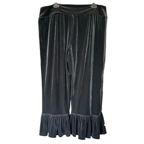 Matilda Jane  Black Crushed Velvet Cropped Big Ruffle Pants Gray Size XL