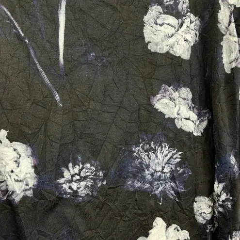 Simply Vera Wang Crinkle Floral Top Blouse Womens S Black 3/4 Handkerchief Hem Purple