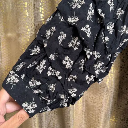 American Eagle  Black Textured Floral Boho Peasant Style Top Large NWT