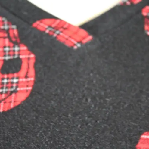 No Boundaries  Juniors Plus 3X Red Plaid Skull V-Neck Top Gothic Punk