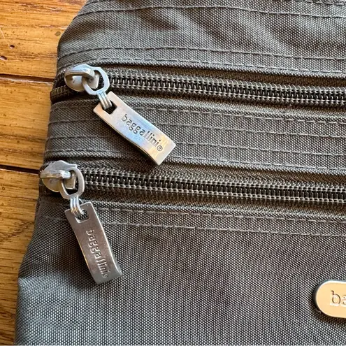 Baggallini Essential Crossbody Bag with Card / Coin Pouch EUC