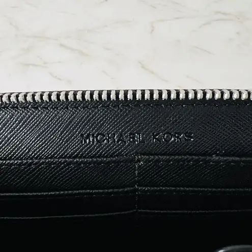 Michael Kors  Black & White Stripe Saffiano MF Phone Case Zip Wallet Wrislet - Image 6