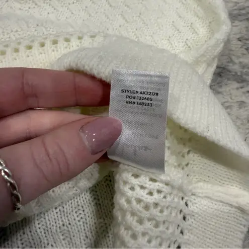 Lulus NWT  Ivory Button Front Knit Sweater Crop Tank Top