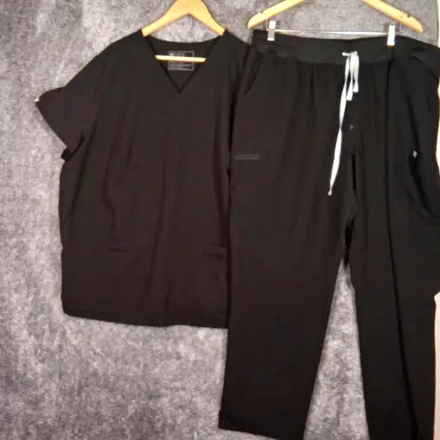 FIGS women's set scrub top n bottoms black color size 4Large thumbnail 2