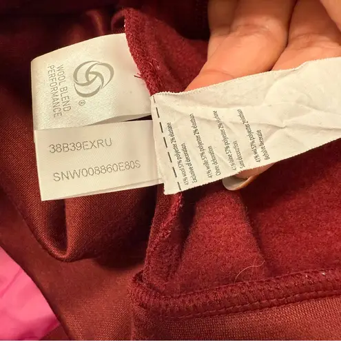 super.natural Women's Size Small Mountain Zip Merino Jacket Pomegranate Red