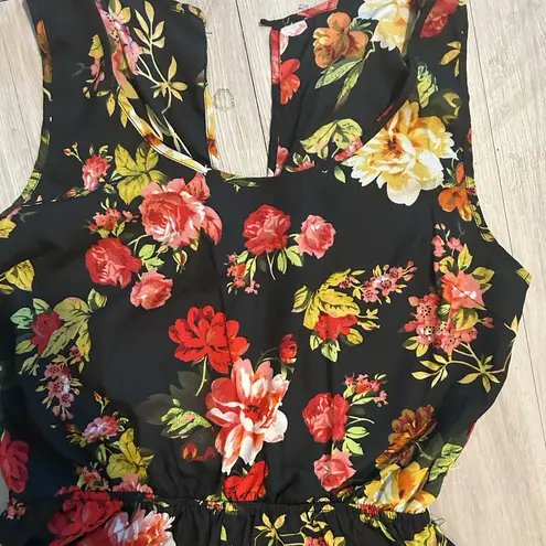 Women’s Small Floral Romper | Anthropologie Ambiance | Stylish & Fun Black