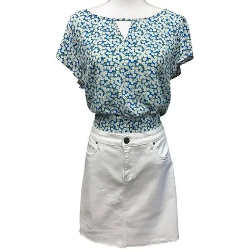 Iz Byer  Floral, Ditsy Daisies Back Tie Keyhole‎ Neck Cropped Floral Size M