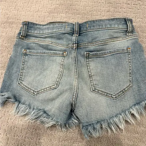Eunina Lulu Women's Distressed Denim Shorts with Star Accents - size Small