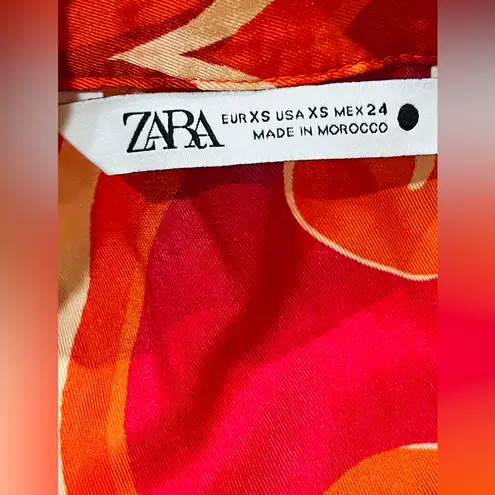 ZARA  Women Top XS
Geometric Short Sleeve Collared Cropped Pink Orange Tie Bottom