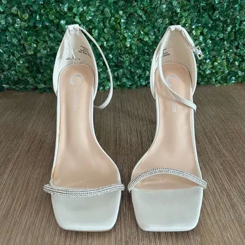 Journee Collection Zoya Heels Womens 9 Off White Square Toe Rhinestone Strap NEW