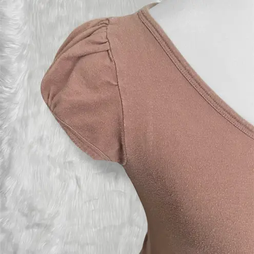 Lola Brown Slim Fit Short Sleeve Top with Ruched Details Size M