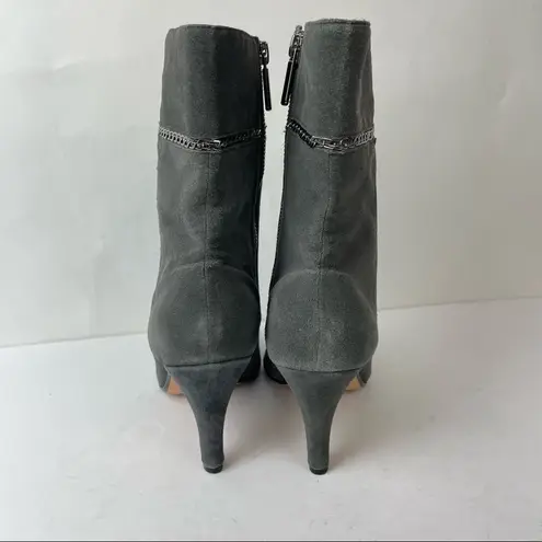 Taryn Rose  size 8.5 M Gray Suede Heeled Ankle Booties Boots Chain detail EUC