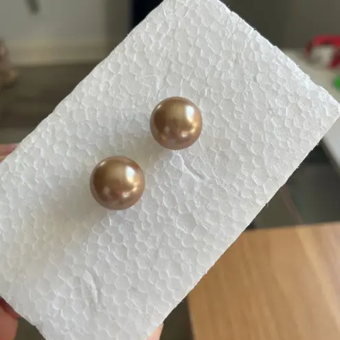 Golden Pearl Stud Earrings Jewelry Classic Simple Minimalist Chic Clean Girl Gold