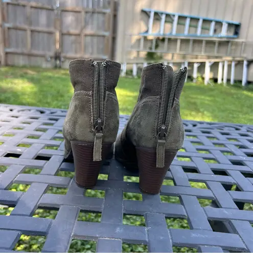 Violet & Red women's Cupid Suede Bootie Olive Size 7.5ā boho cottagecore Green