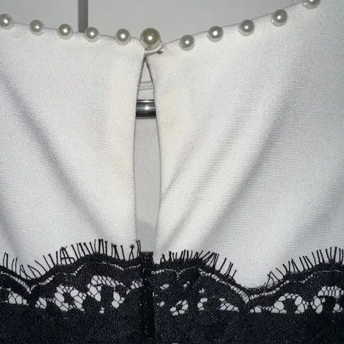 Karl Lagerfeld NWT Black Dress Lace Detail Pearl Neckline Short Sleeve Sz 4