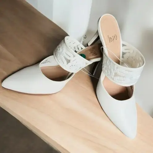Impo White Heels with Lace Strap 7.5