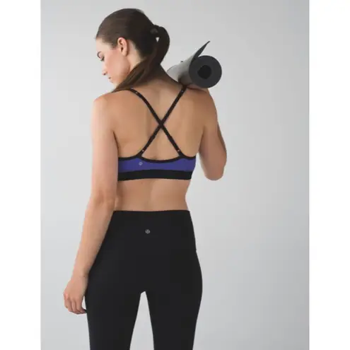 Lululemon  Hold Your Om Bra II Heathered Iris Flower Size XXS