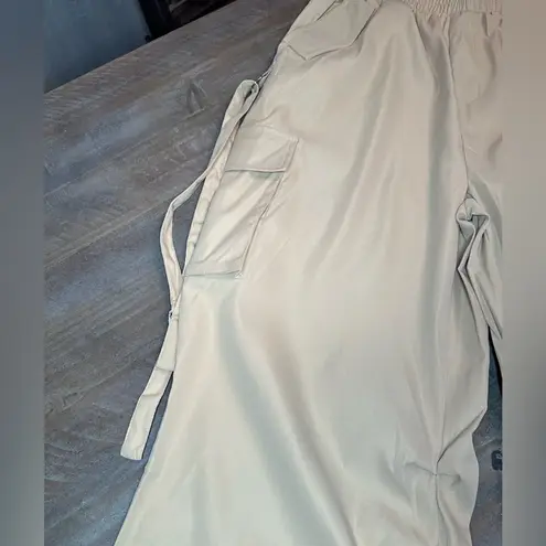 Blooming Jelly NWT Women's Khaki Cargo Elastic Waist Parachute Pants with Multiple Pockets