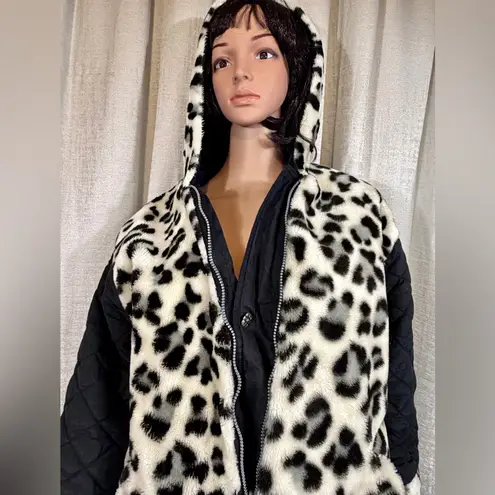Black & White Leopard Faux Fur Hoodie Jacket (No Brand, Unisex Fit) Size M