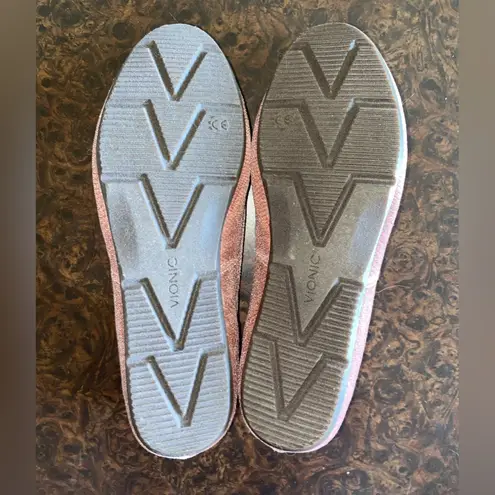 Vionic like new warm & cozy slippers in pink - size 6.5