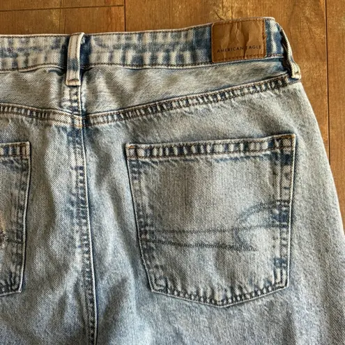 American Eagle Mom Straight Ripped Distressed High Rise Light Wash Jeans Size 12