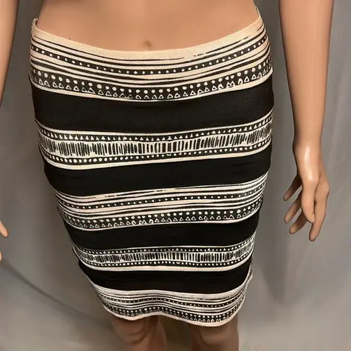 Bebe 2B  Skirt Size XS