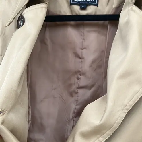 B&S fashion wear woman’s tan trench coat size Large