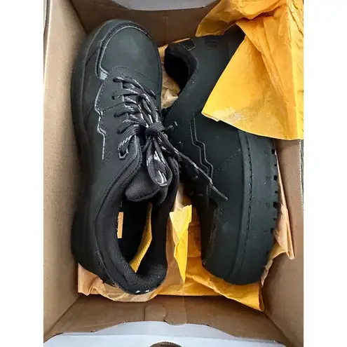 Caterpillar Streamline Court CTWomen's size 8 black