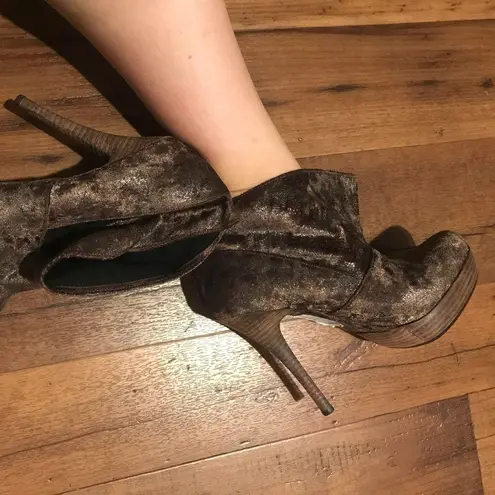 Luxury Rebel brown suede 8 ankle bootie heel