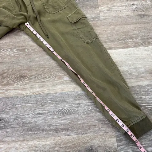 American Eagle  green utility cargo joggers