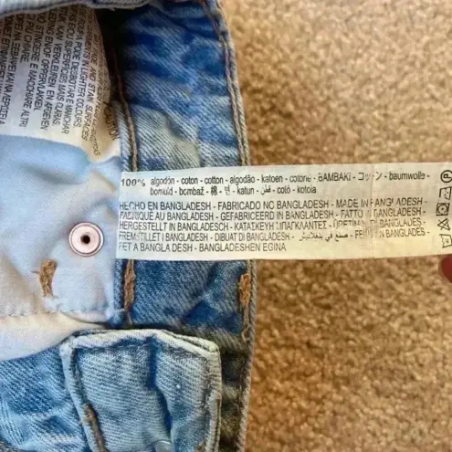 ZARA  high rise light wash jean shorts in size 0