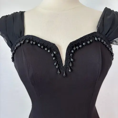 Scarlett Black Sleeveless Cocktail Gown
