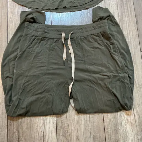 LATES Lounge Set Women's Size L Olive Green Shirt & Pants Casual Comfy Size L