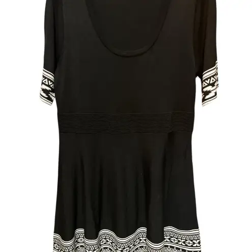 Nina Leonard Black and White Patterned Women's Sweater Dress