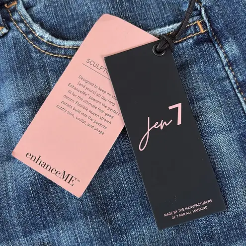 7 For All Mankind NWT  Jen 7 Mid Shorts Denim Size 4