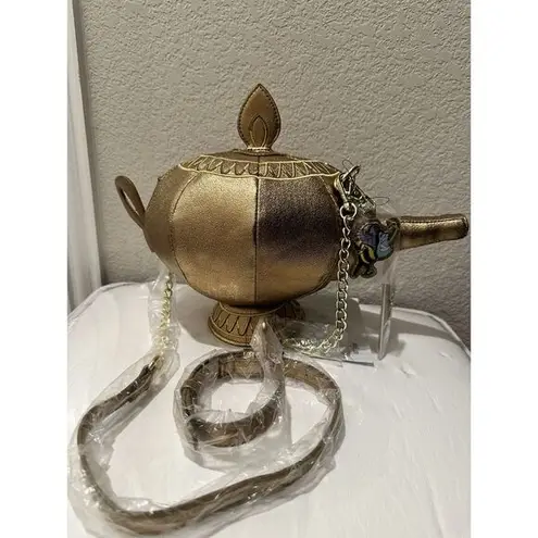 Lounge Fly Disney Stitch Shoppe Aladdin Genie Lamp Crossbody Bag Jasmine Pin NWT