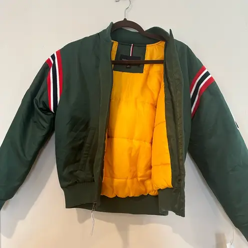 Tommy Hilfiger NWT Green Bay Packers  Size Small NFL Jacket Oversized Patches