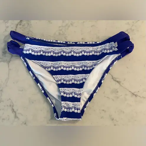 Venus  Two Piece Bathing Suit Swimsuit Size 10 Bikini Purple White Padded EUC