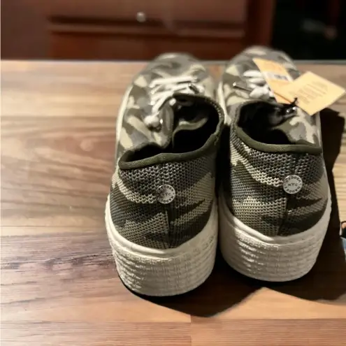 Madden‎ NYC glycerine camo slip on shoes Green Size 6.5