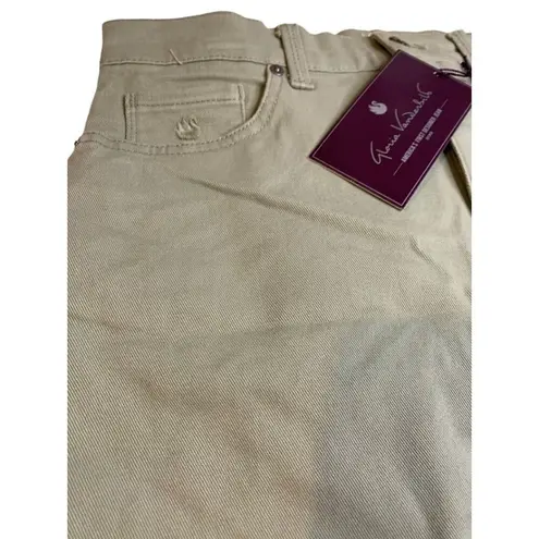 Gloria Vanderbilt Size 6  Amanda Short Classic Length Rise New Womens Light Sage