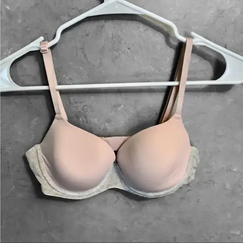 Victoria's Secret VS PINK Campus Lounge Lightly Lined Wear Everywhere T-Shirt Bra 34B Light Pink