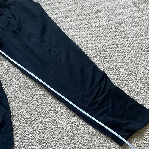 Tres Bien Women’s Black Casual Pants