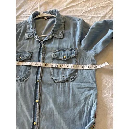 GB Gianni Bini Women’s XL Denim Chambray Shirt Aztec Print Back Long Sleeve Blue