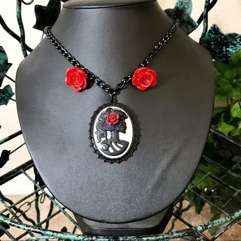 Skull Cameo Black Red Roses Gothic Dead Necklace