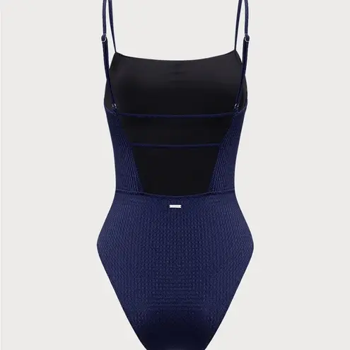 Berlook Navy Textured Backless One