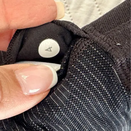 Lululemon  Run For Gold Black Tank Built-In Bra with removable pads Size 4 - Image 15