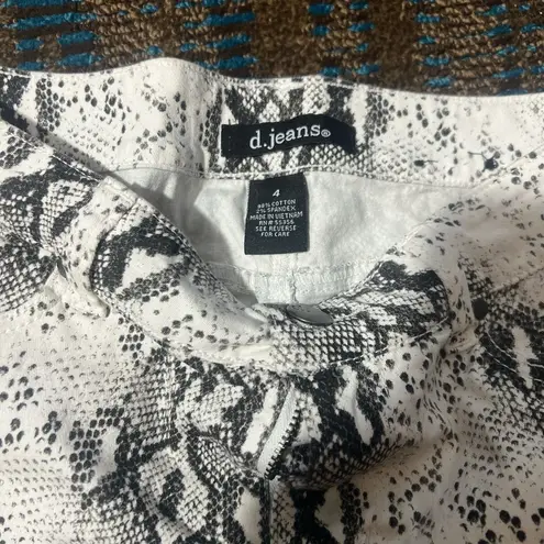 D. Jeans Women's Snake Print Shorts - Black and White