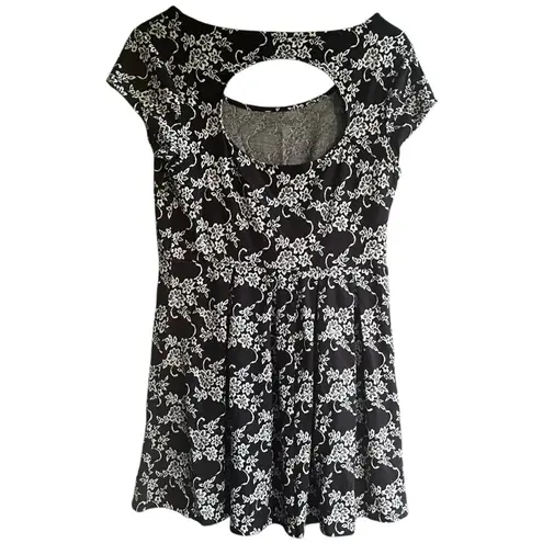 Paper Dolls Paper Doll Black and White Floral Skater Mini Dress Women's XL Stretch Casual